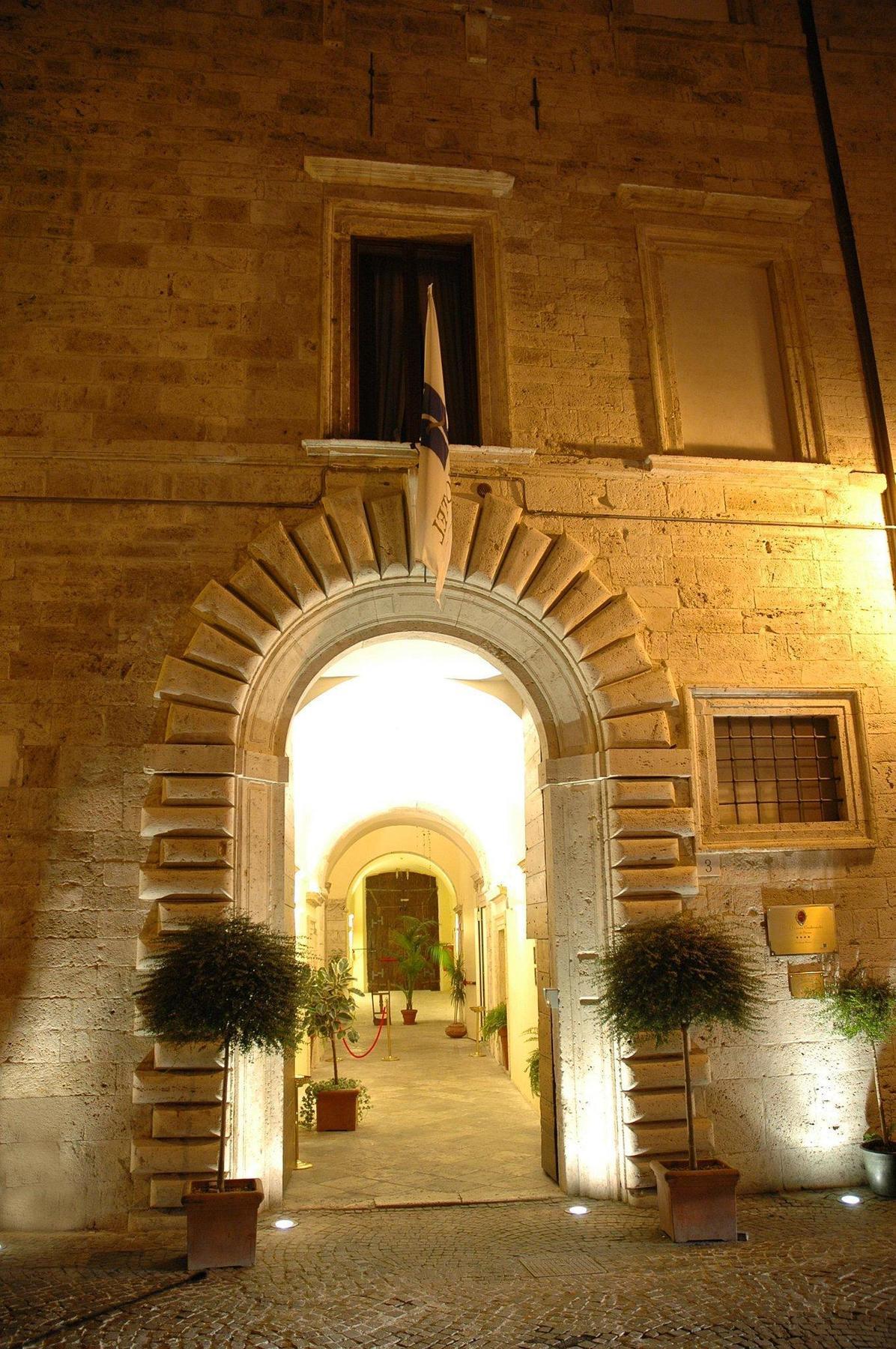 Palazzo Guiderocchi Hotel Ascoli Piceno Exterior foto